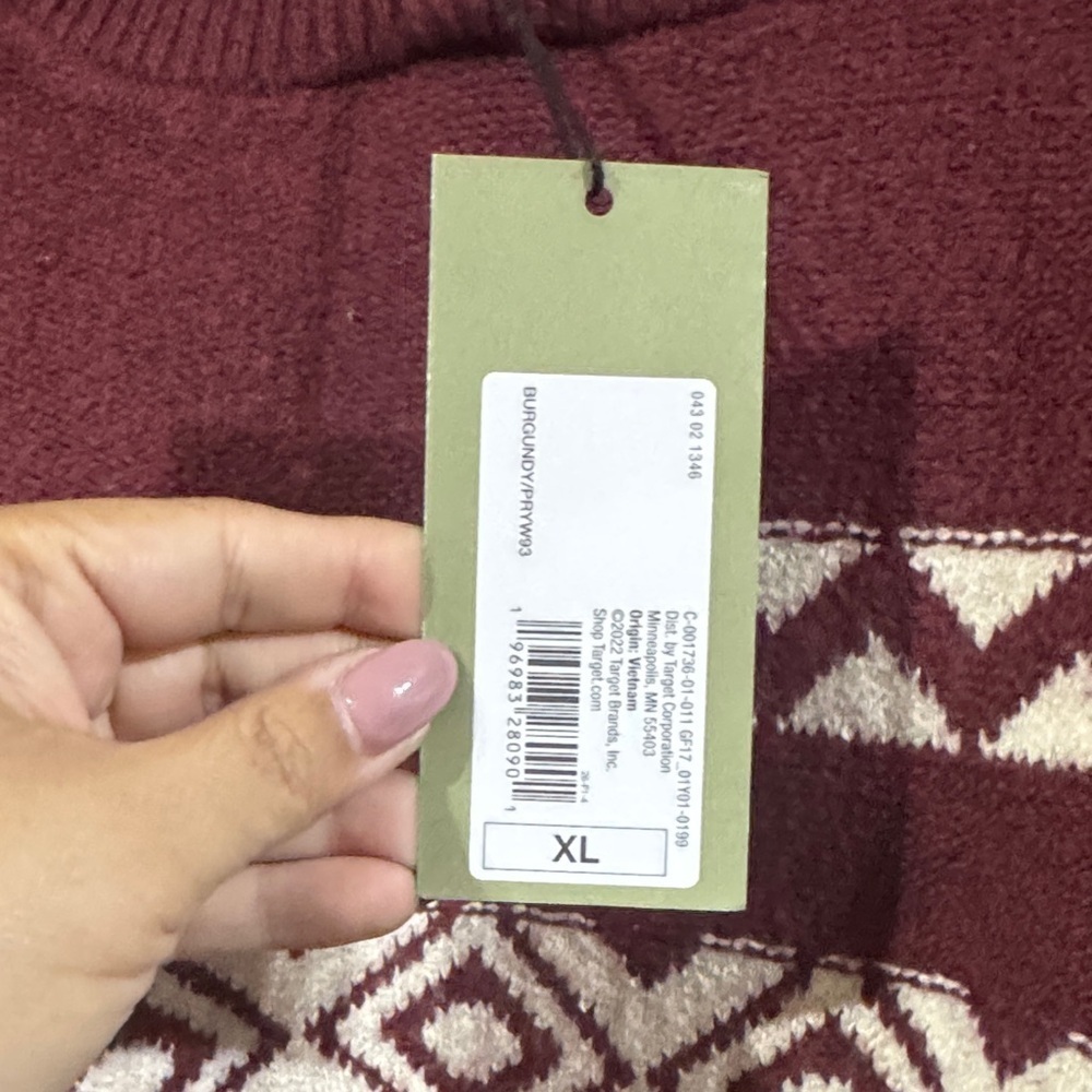 Size XL Men’s Goodfellow & Co Maroon Patterned Sweater - Picture 2 of 4